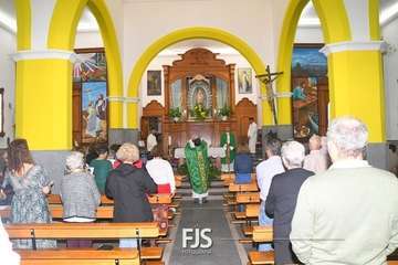 Lomo Magullo le da la bienvenida a su nuevo párroco/Francisco Javier Santana.
